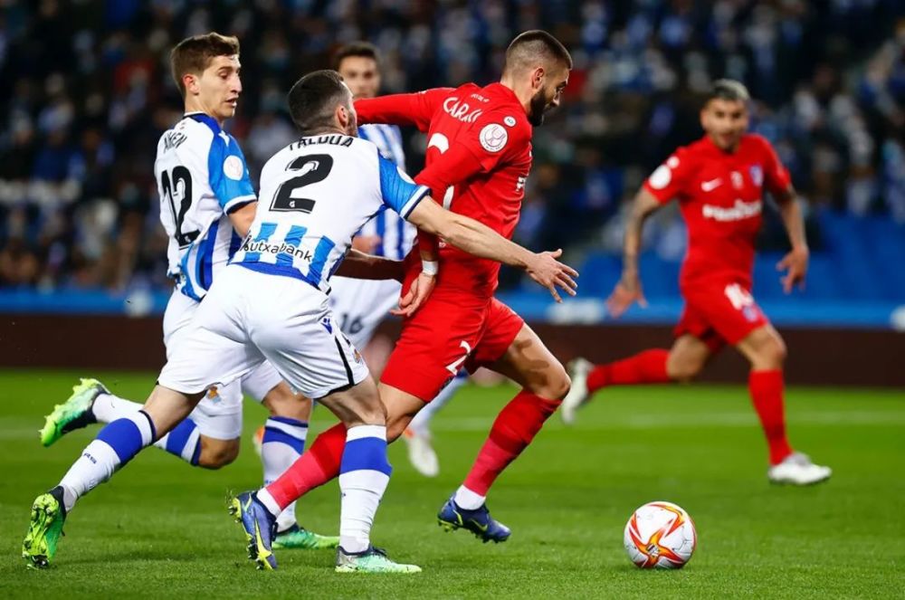 国王杯国际比赛日走向成谜；亚特兰大强势反弹；媒体盛赞；阵容厚度经受考验(亚洲杯国足排名)