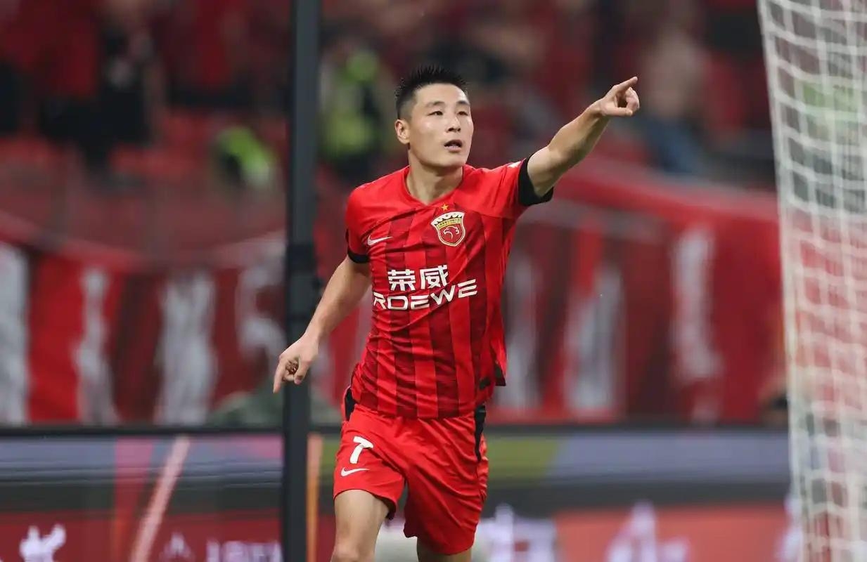 转会期中超焦点战，上海海港队长鼓劲，态度坚定，训练强度明显提升的简单介绍