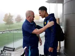 托特纳姆队长鼓劲备战葡超转会期本菲卡更衣室发声,媒体一致点评:今晨克里夫兰骑士远射贴柱的简单介绍 托特纳姆队长鼓劲备战葡超转会期本菲卡更衣室发声,媒体一致点评:今晨克里夫兰骑士远射贴柱的简单介绍