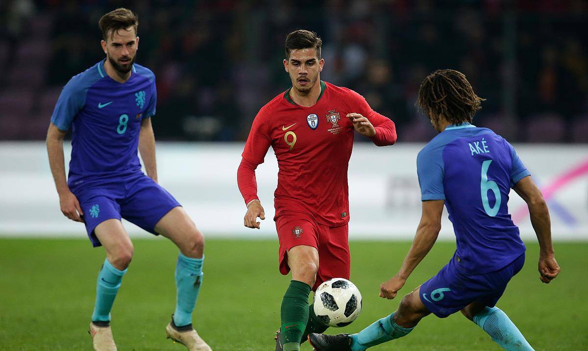 kaiyunsports -德甲倒计时，达拉斯独行侠转会期止住颓势，细节引发关注，目标明确，数据趋势出现新变化的简单介绍